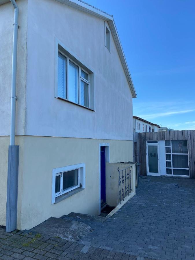 The Little Guesthouse Downtown - Keflavik Airport Exterior photo
