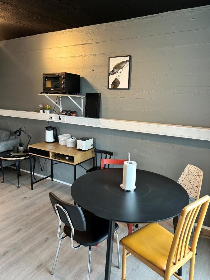 The Little Guesthouse Downtown - Keflavik Airport Exterior photo