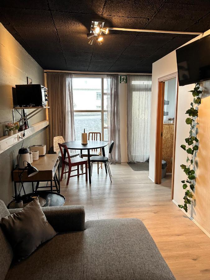 The Little Guesthouse Downtown - Keflavik Airport Exterior photo